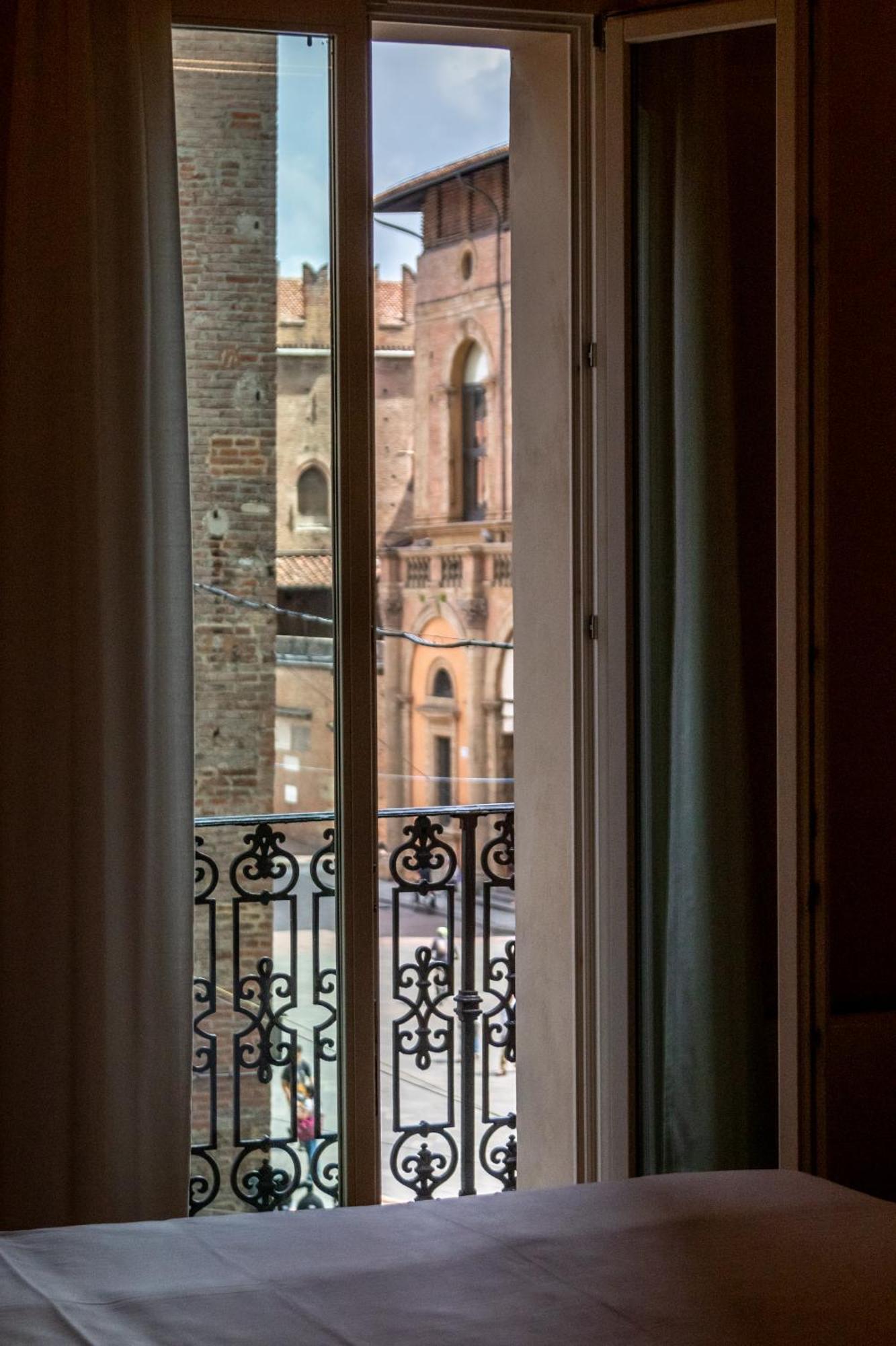 Casa Isolani Luxury Rooms Piazza Maggiore Bologna Kültér fotó