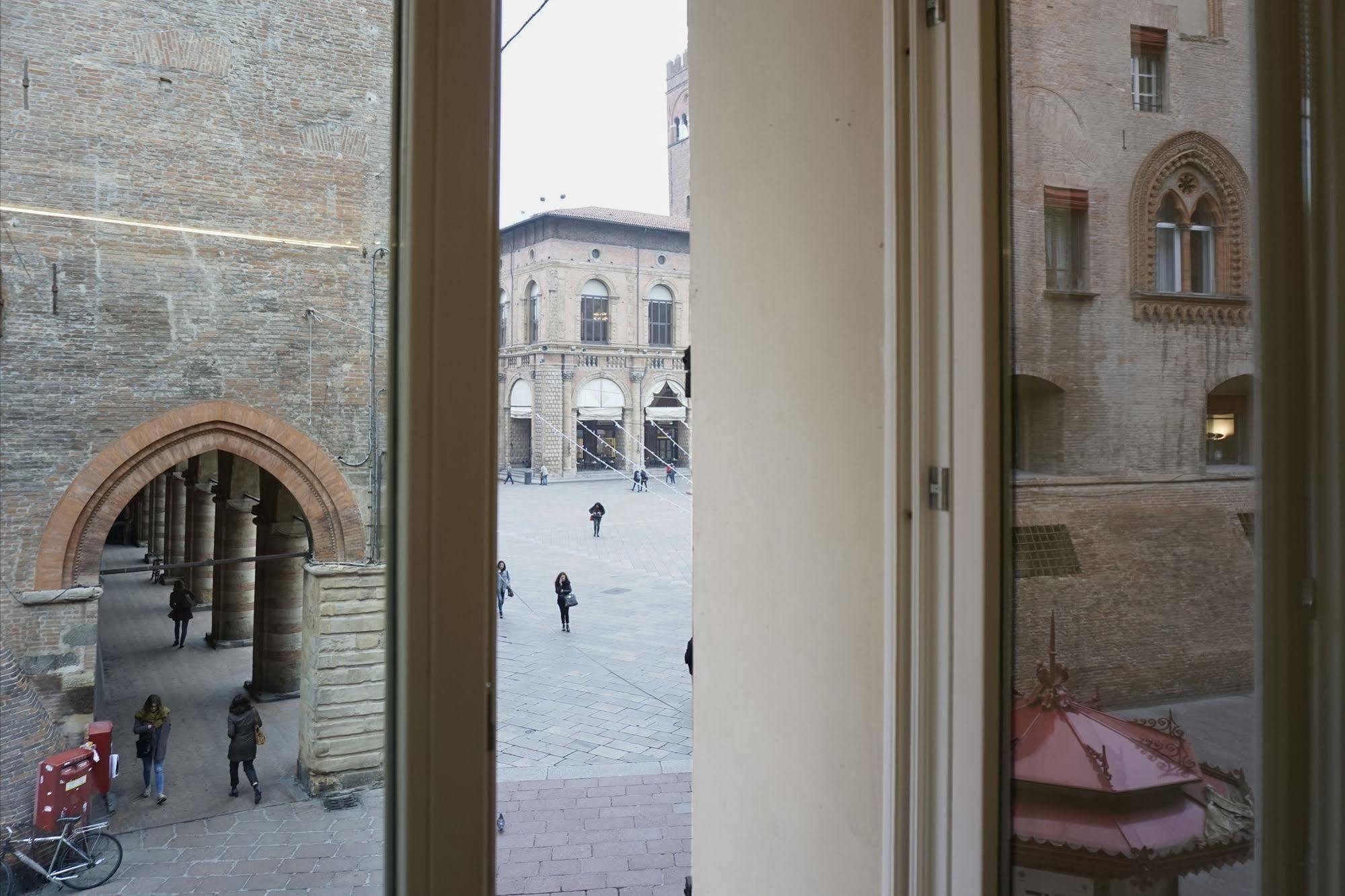 Casa Isolani Luxury Rooms Piazza Maggiore Bologna Kültér fotó
